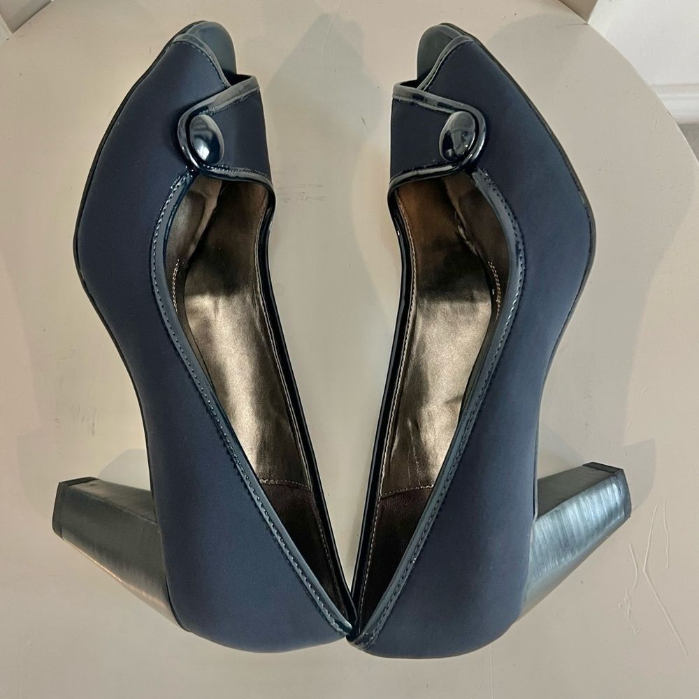 NWB Naturalizer Women’s Lightner Peep Toe Pumps in Navy Blue Sz. 10 Block Heel - Picture 6 of 9
